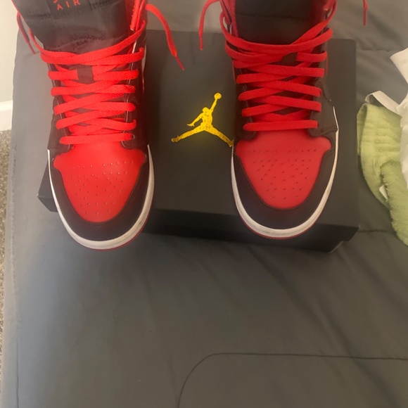 Jorden 1s - Picture 2 of 2